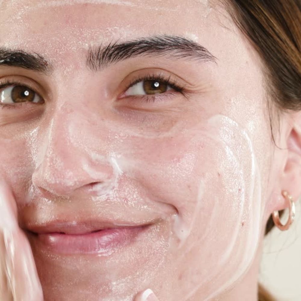 Load video: Antioxidant Plant Protein Facial Cleanser
