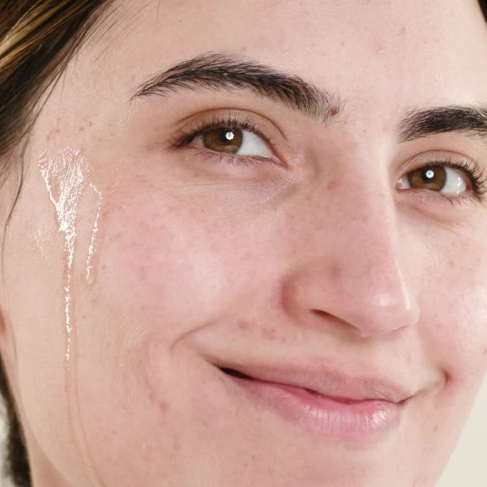 Load video: Stem-C Vitamin C Brightening Serum application